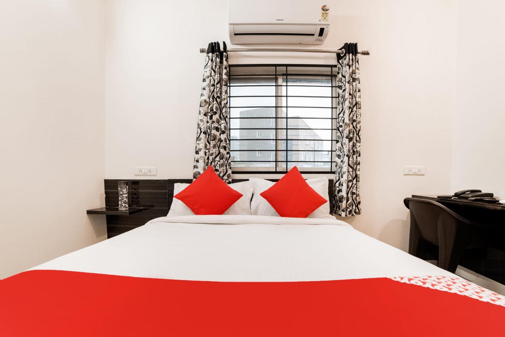 Super Hotel O Lucky Hotels Gachibowli Haiderabad Buitenkant foto